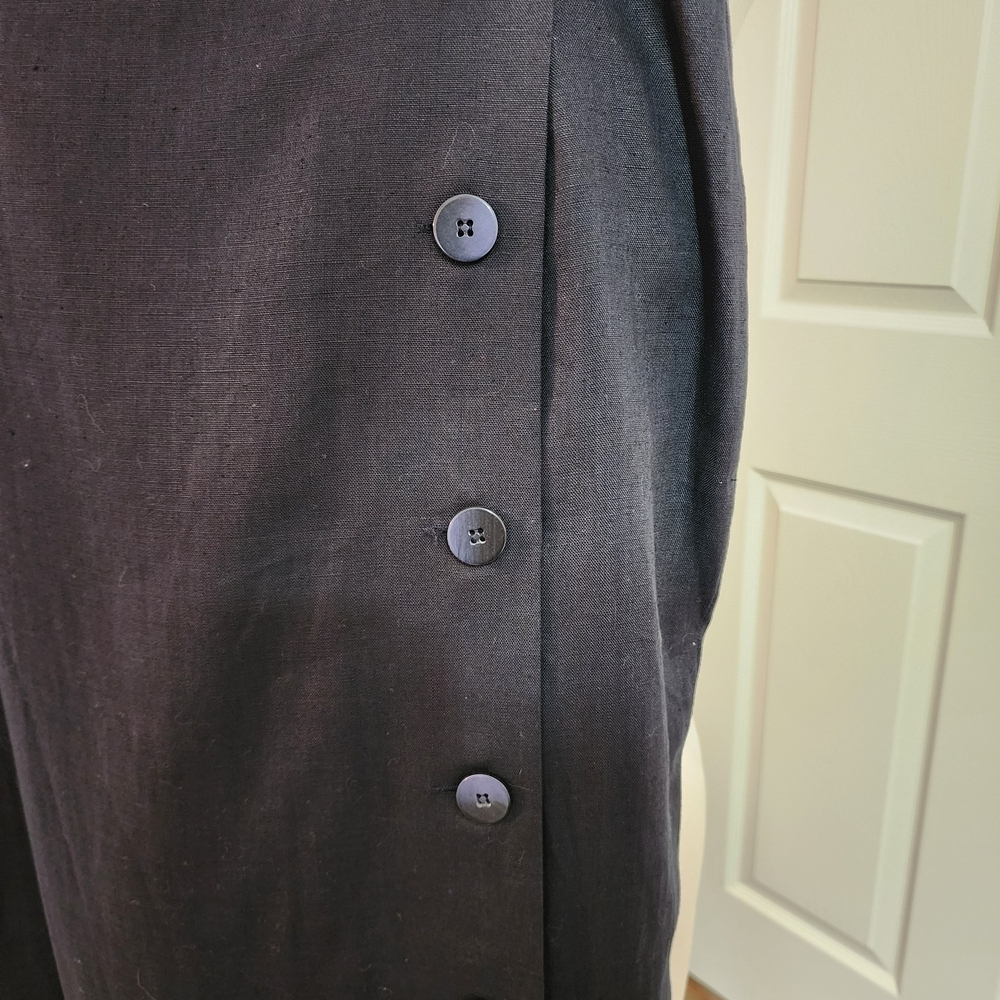 Chic Black Button-Accent Midi Skirt - Picture 4 of 5